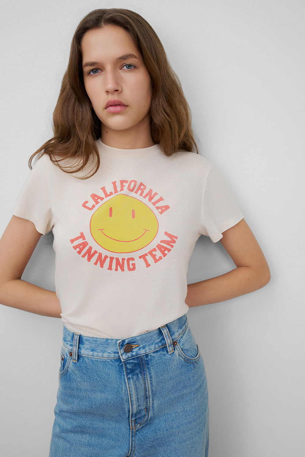 תמונת דוגמן קידמית של חולצת טי