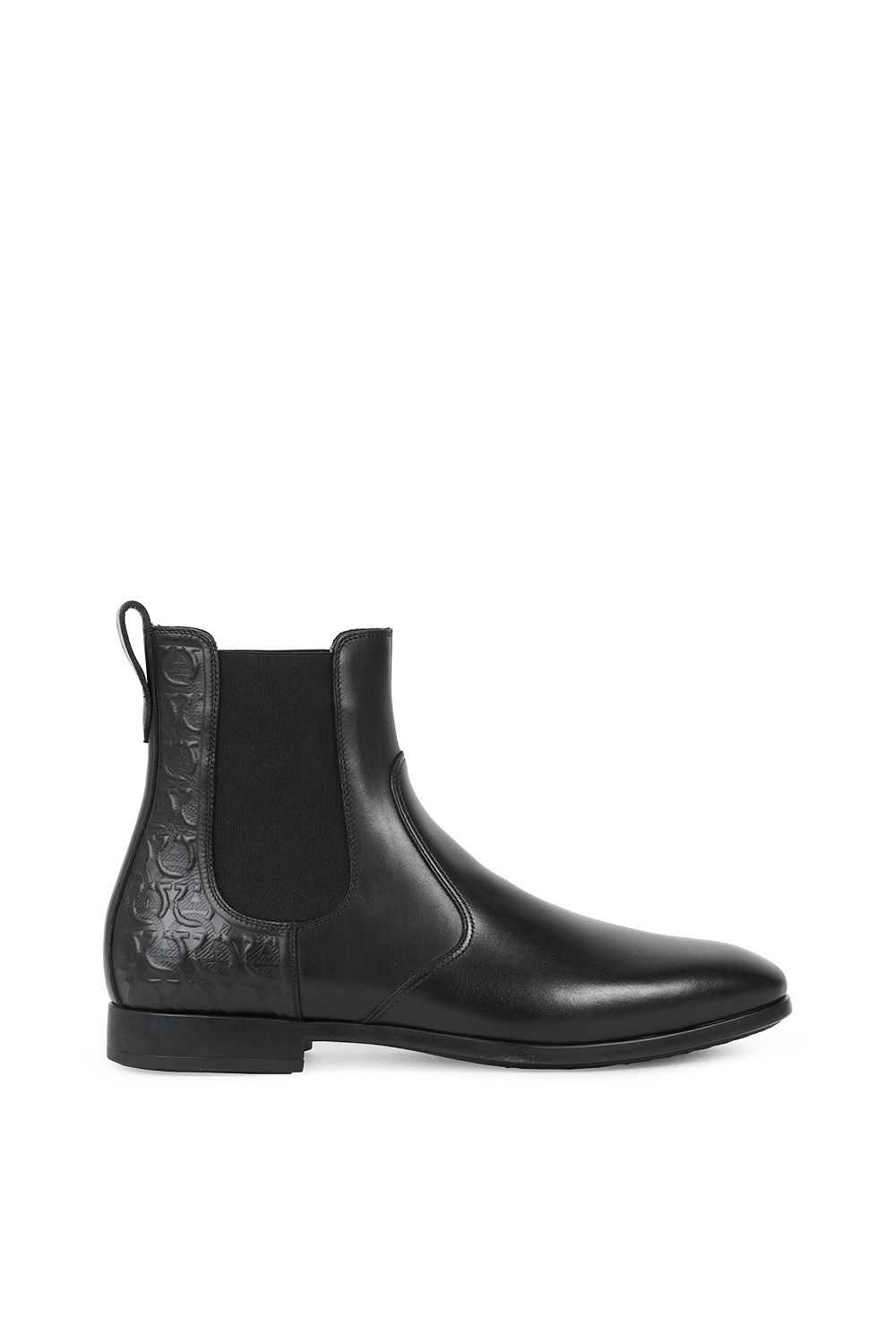 תמונה קידמית של מגפיים מעור