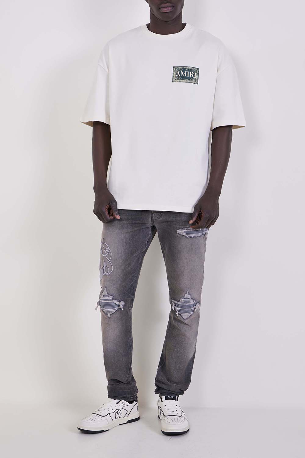 תמונת דוגמן קידמית של נעלי סניקרס ניופורט