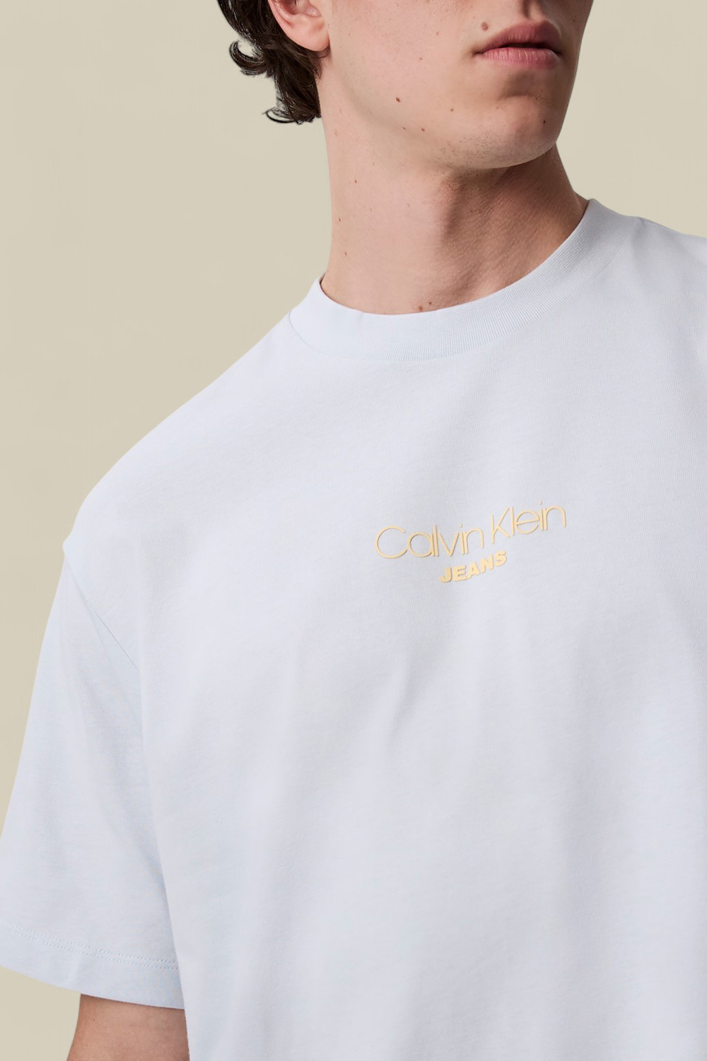 תמונת תקריב דוגמן של חולצת טי