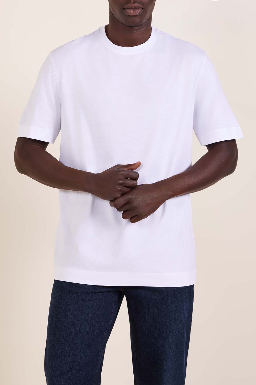 תמונת דוגמן קידמית של חולצת טי