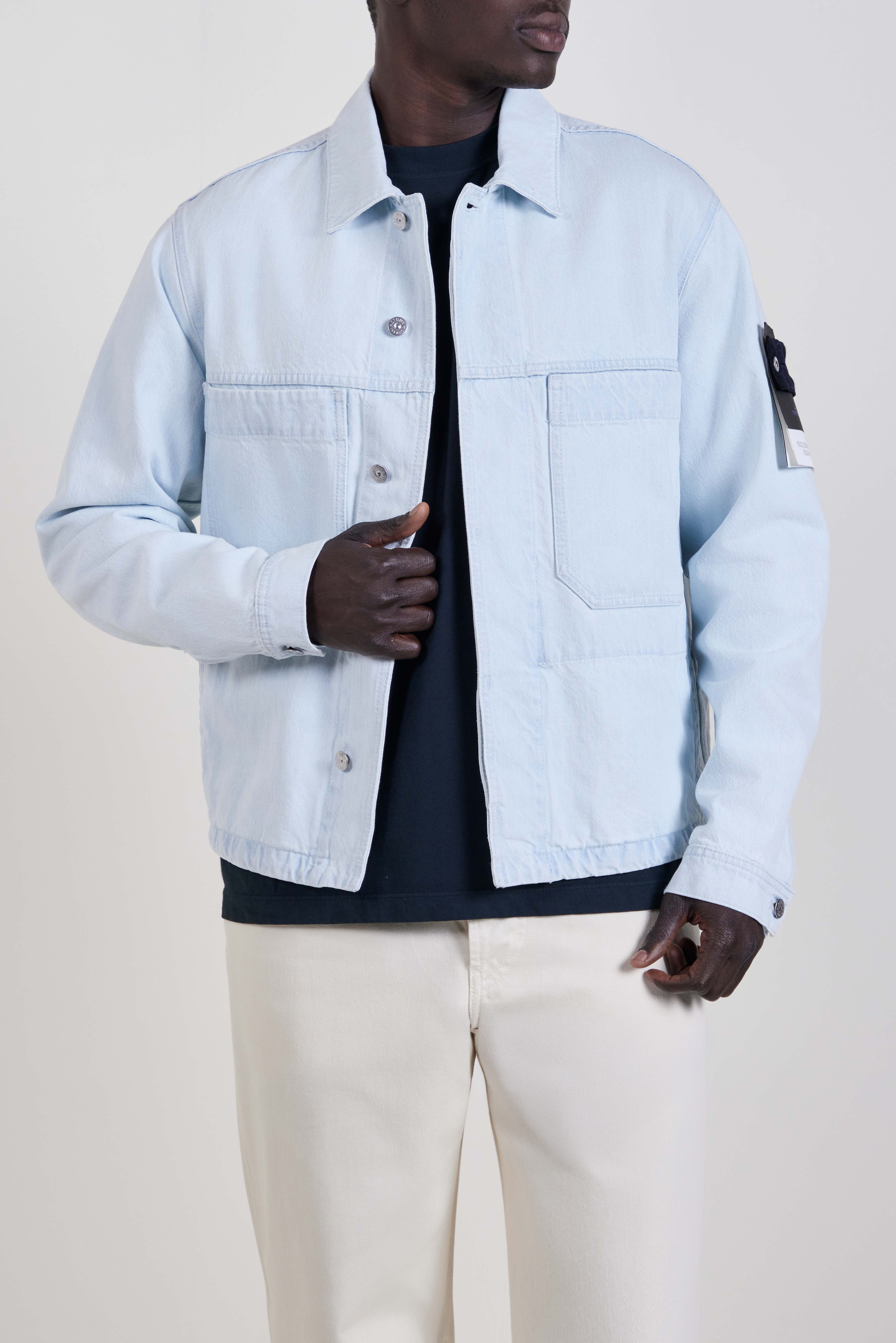 תמונת דוגמן קידמית של ז'קט ג'ינס