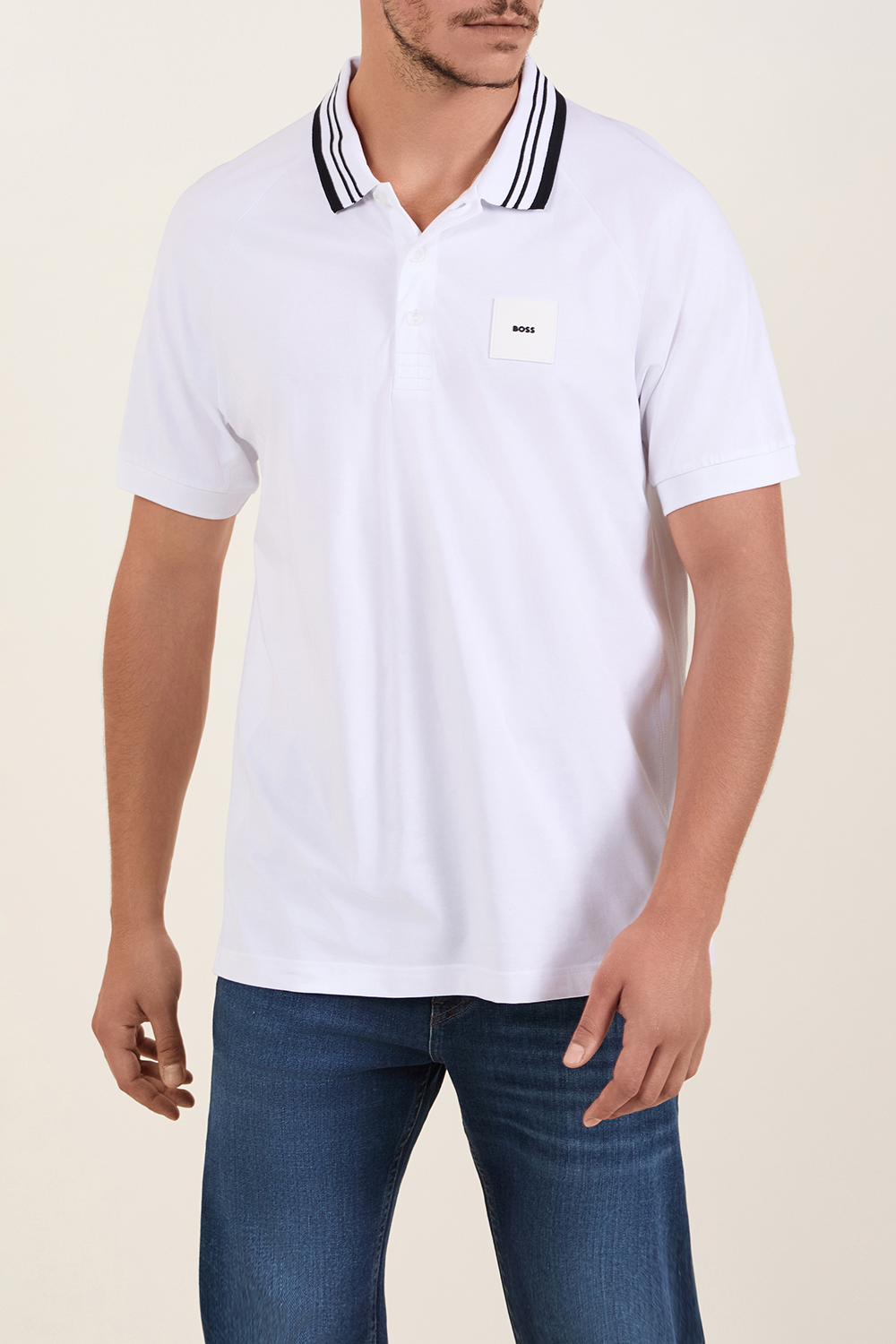 תמונת דוגמן קידמית של חולצת פולו