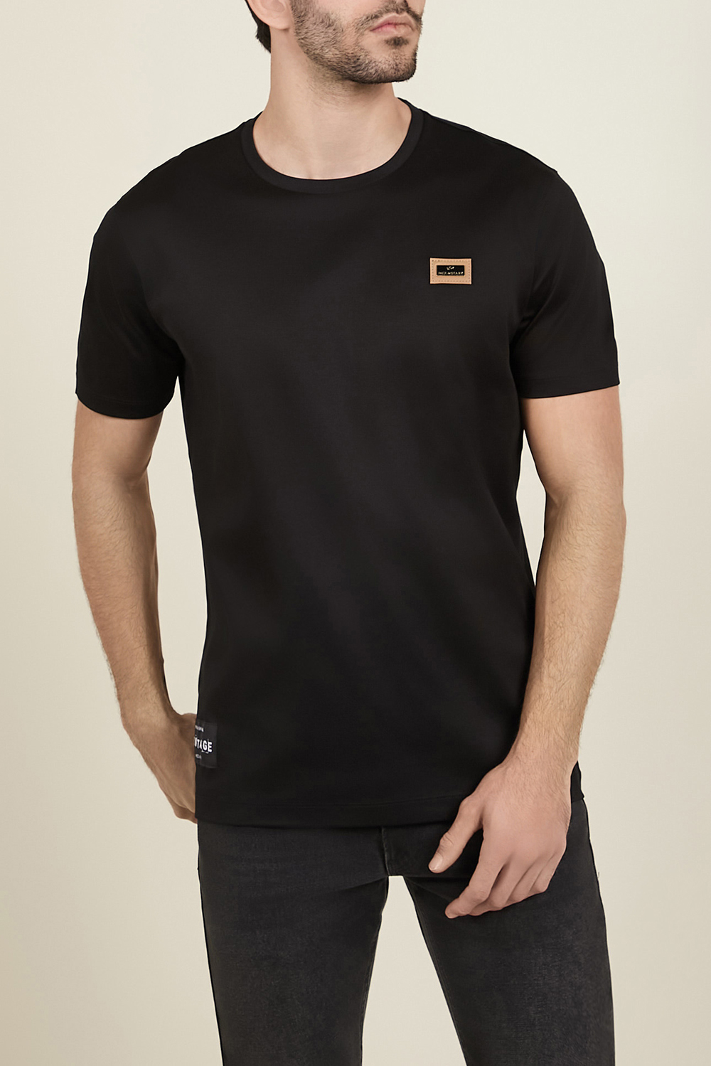 תמונת דוגמן קידמית של חולצת טי