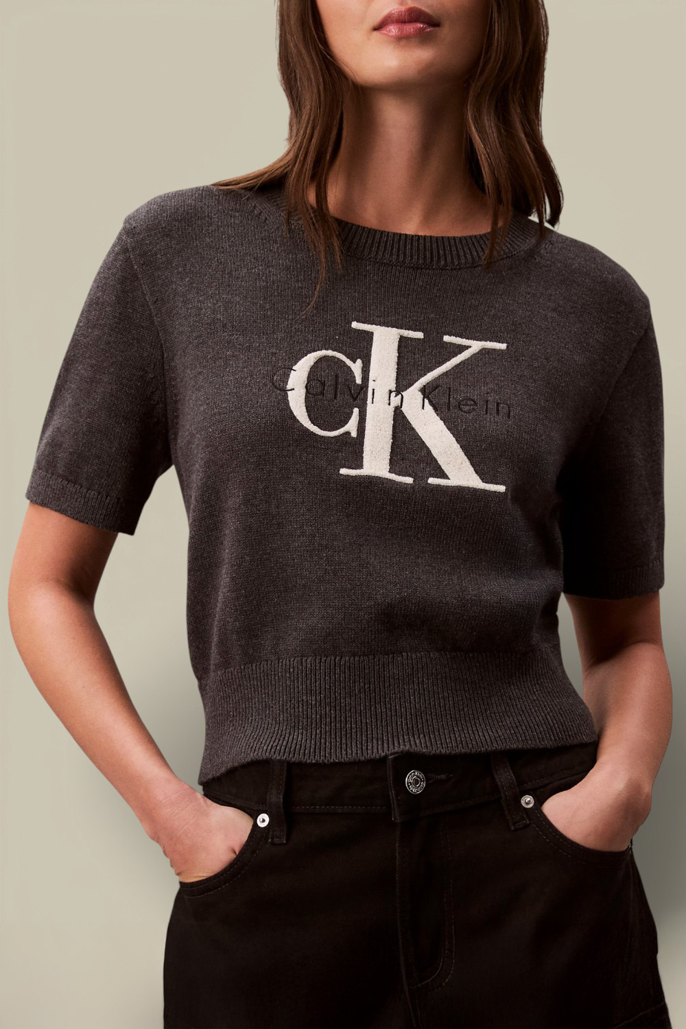 תמונת דוגמן קידמית של חולצת סריג