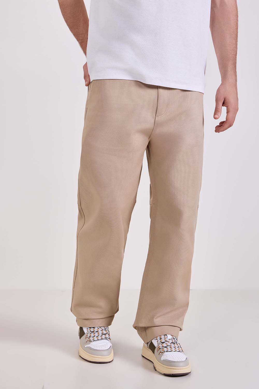 תמונת דוגמן קידמית של מכנסיים ארוכים