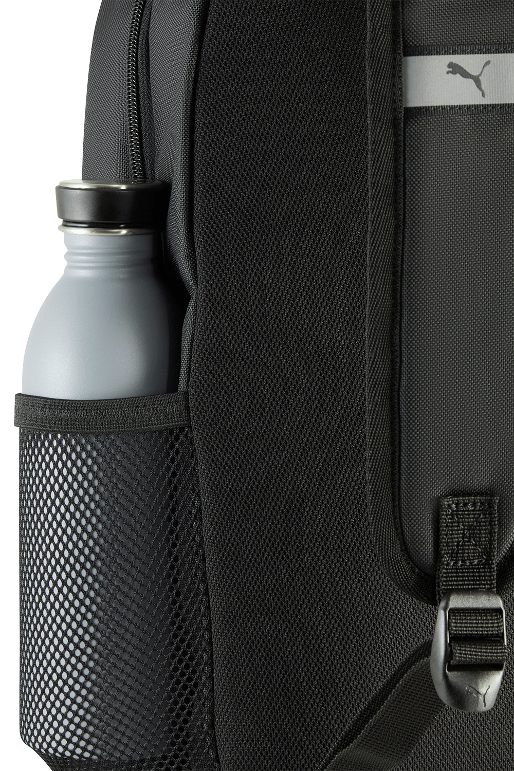 תמונת תקריב של סט תיק גב וקלמר