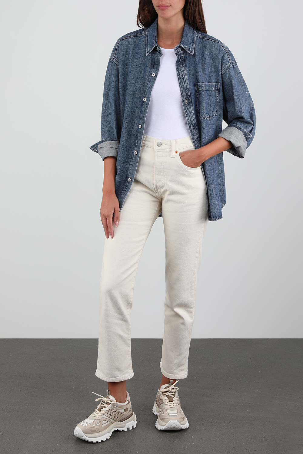 תמונת דוגמן קידמית של נעלי ריצה מרתון בגוון בז'