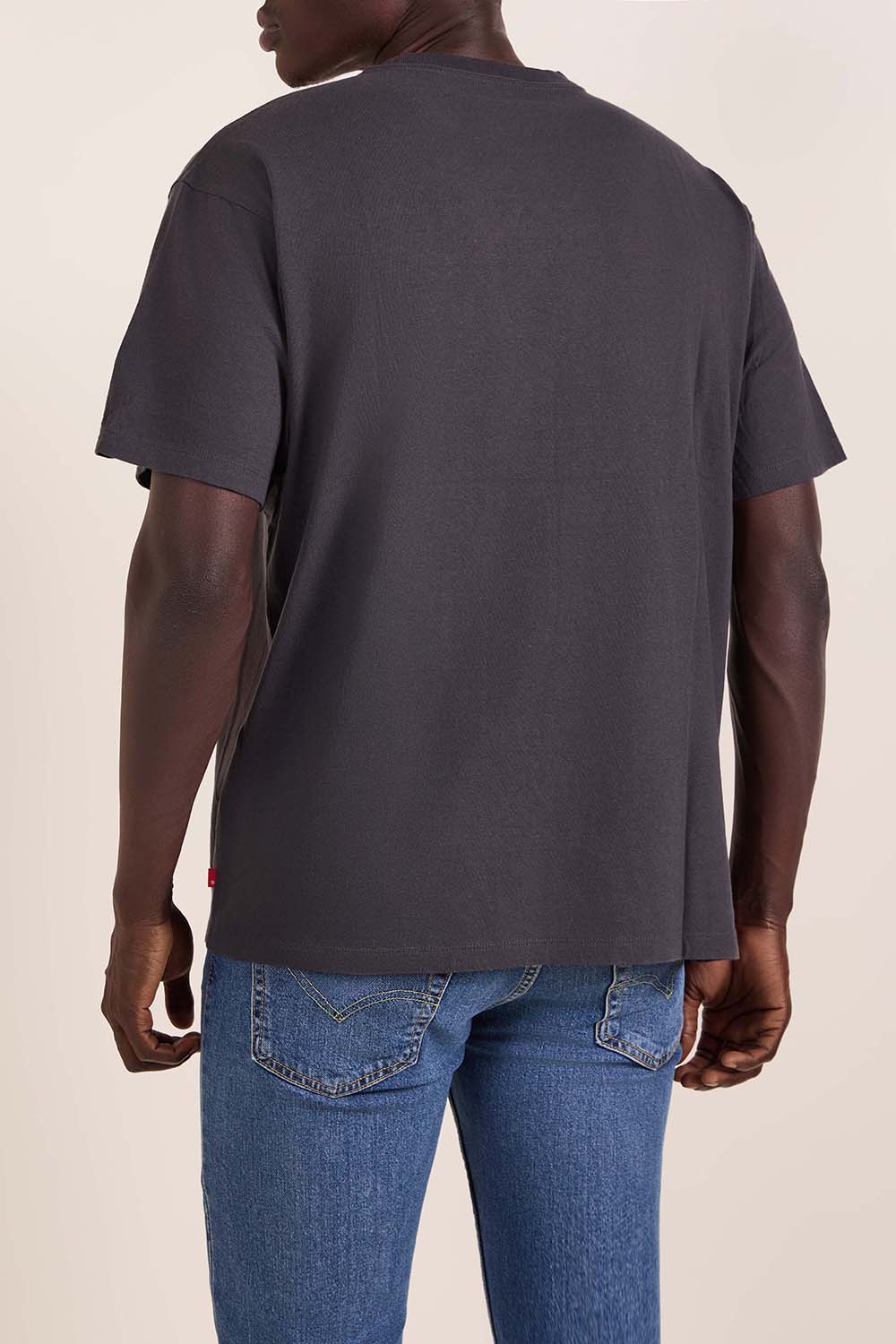 תמונת דוגמן אחורית של חולצת טי וינטג'