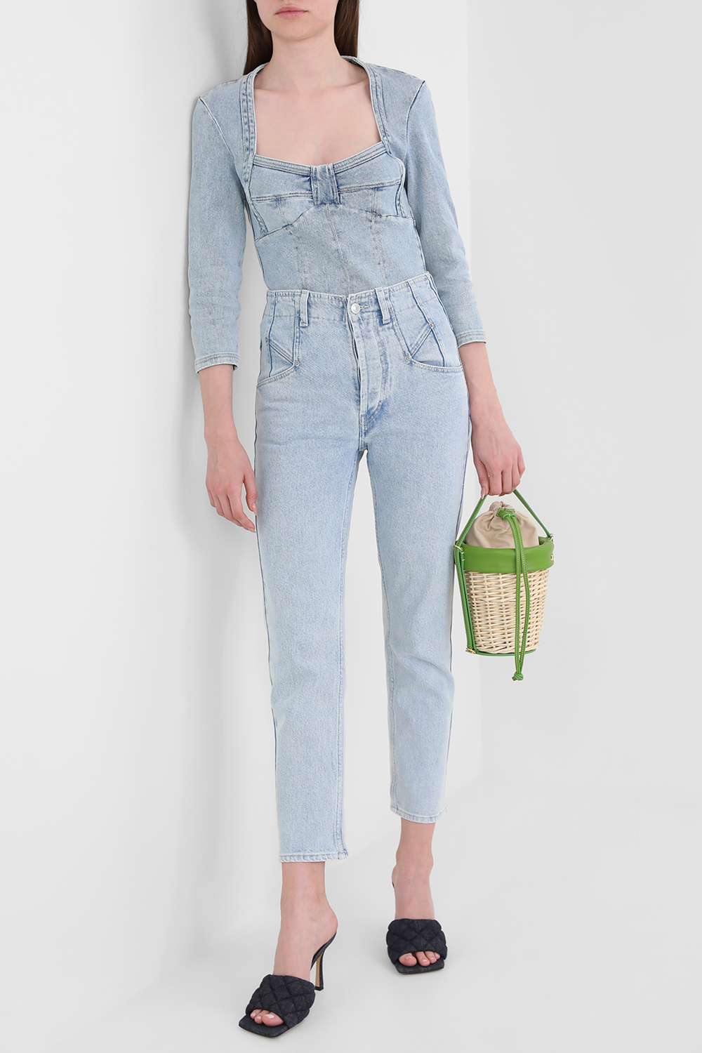 תמונת דוגמן קידמית של תיק באקט קלוע