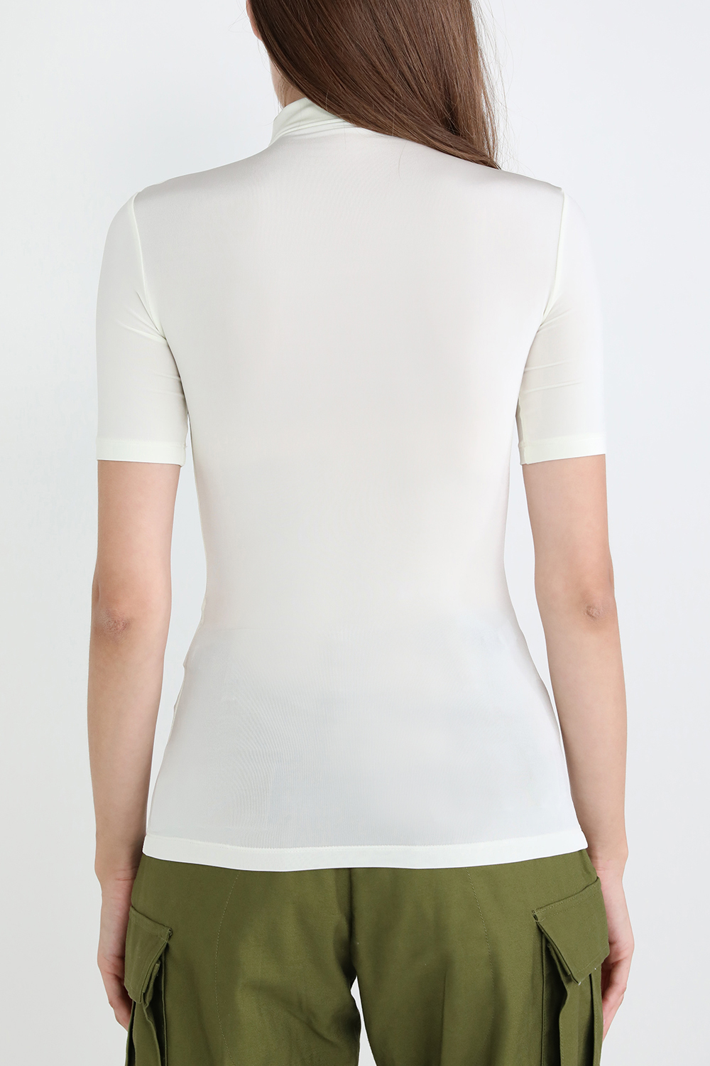 תמונת דוגמן אחורית של חולצת גולף קצרה