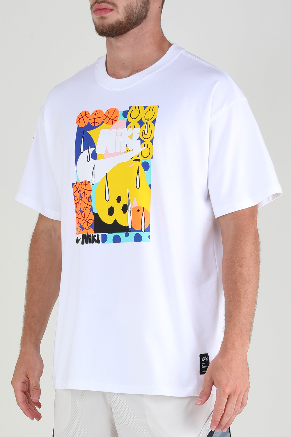 תמונת דוגמן קידמית של חולצת טי איר מקס 90 עם הדפס סמיילי