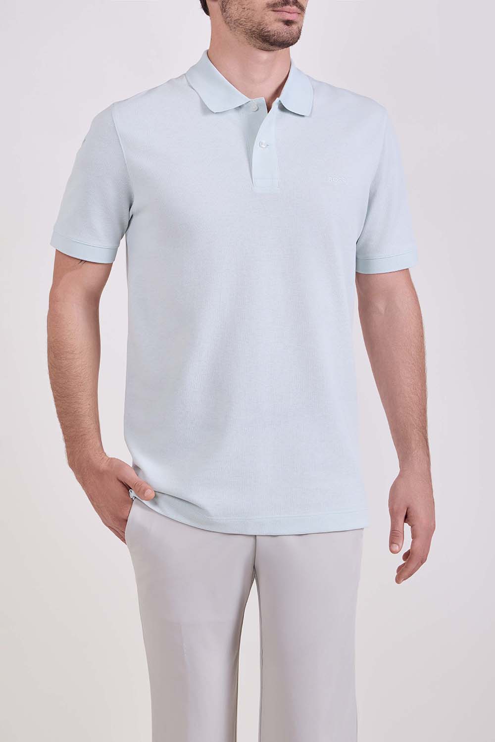 תמונת דוגמן קידמית של חולצת פולו