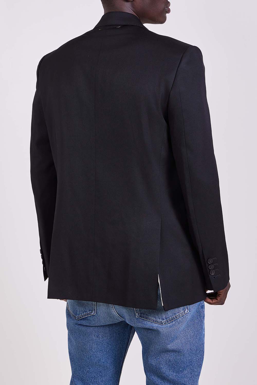 תמונת דוגמן אחורית של בלייזר מחוייט