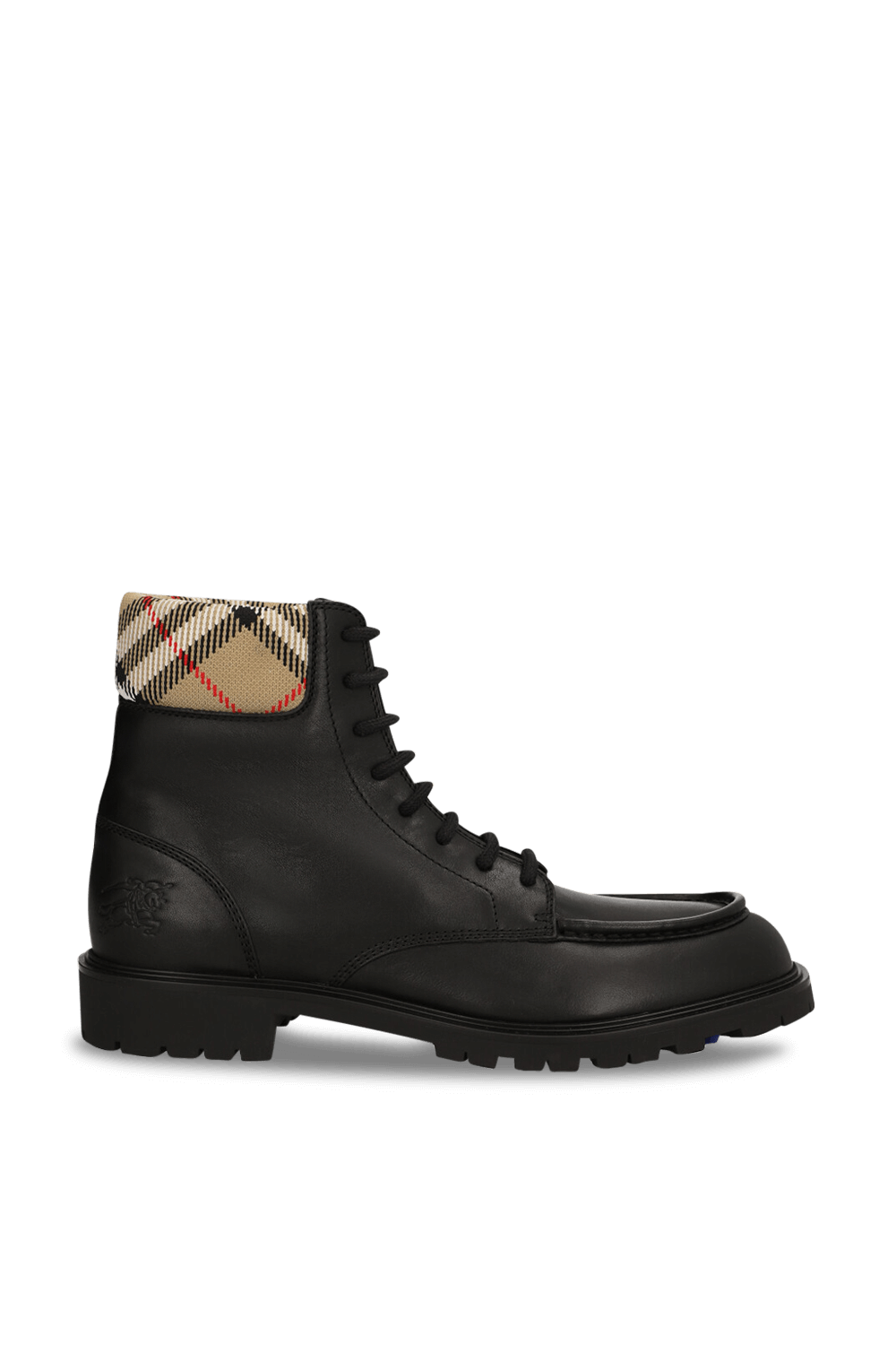 תמונה קידמית של מגפוני קומבט