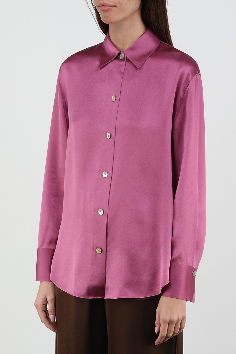 תמונת דוגמן קידמית של חולצת כפתורים ממשי בגוון ורוד מבריק