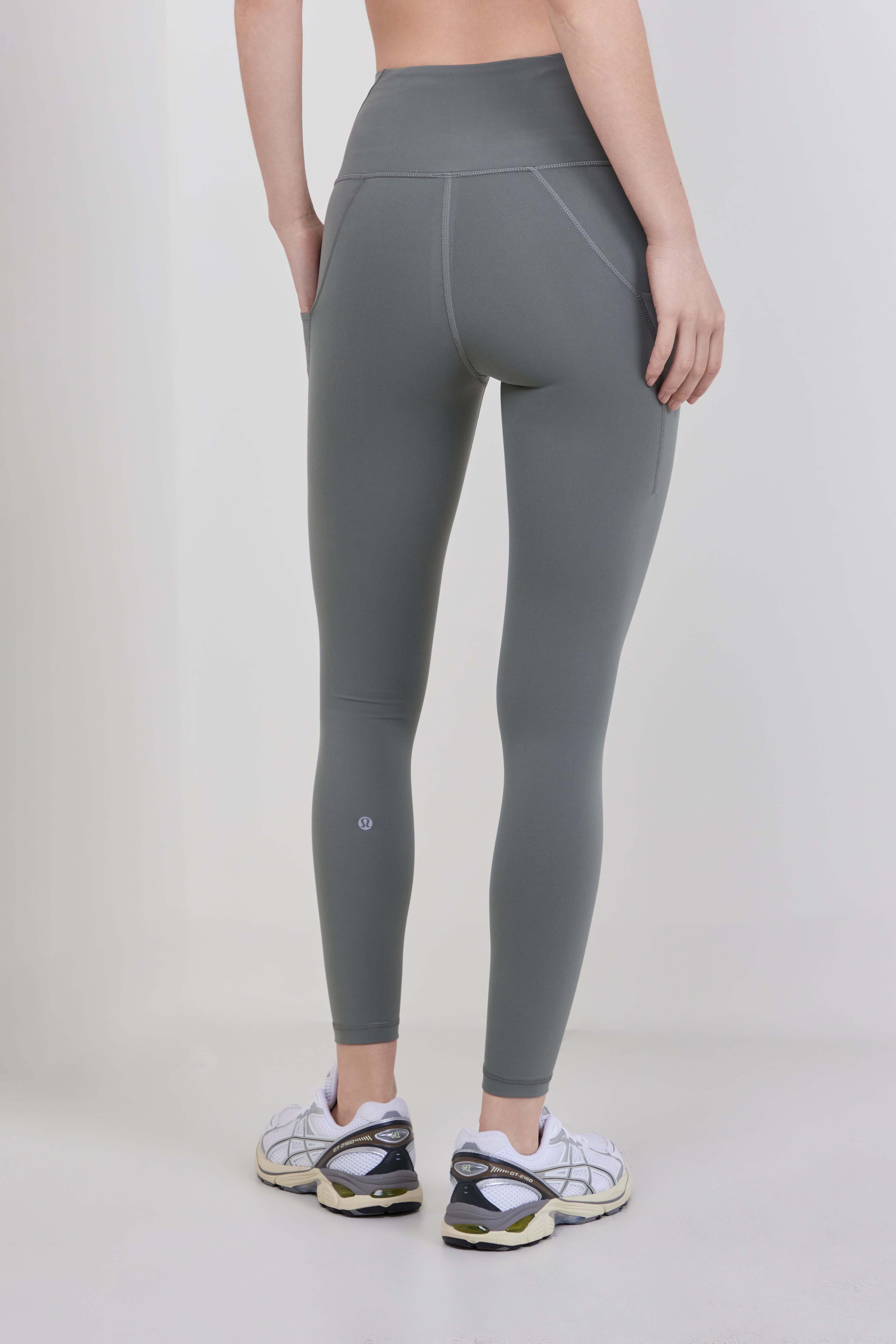 תמונת דוגמן אחורית של Wunder Train High-Rise Tight with Pockets 25''