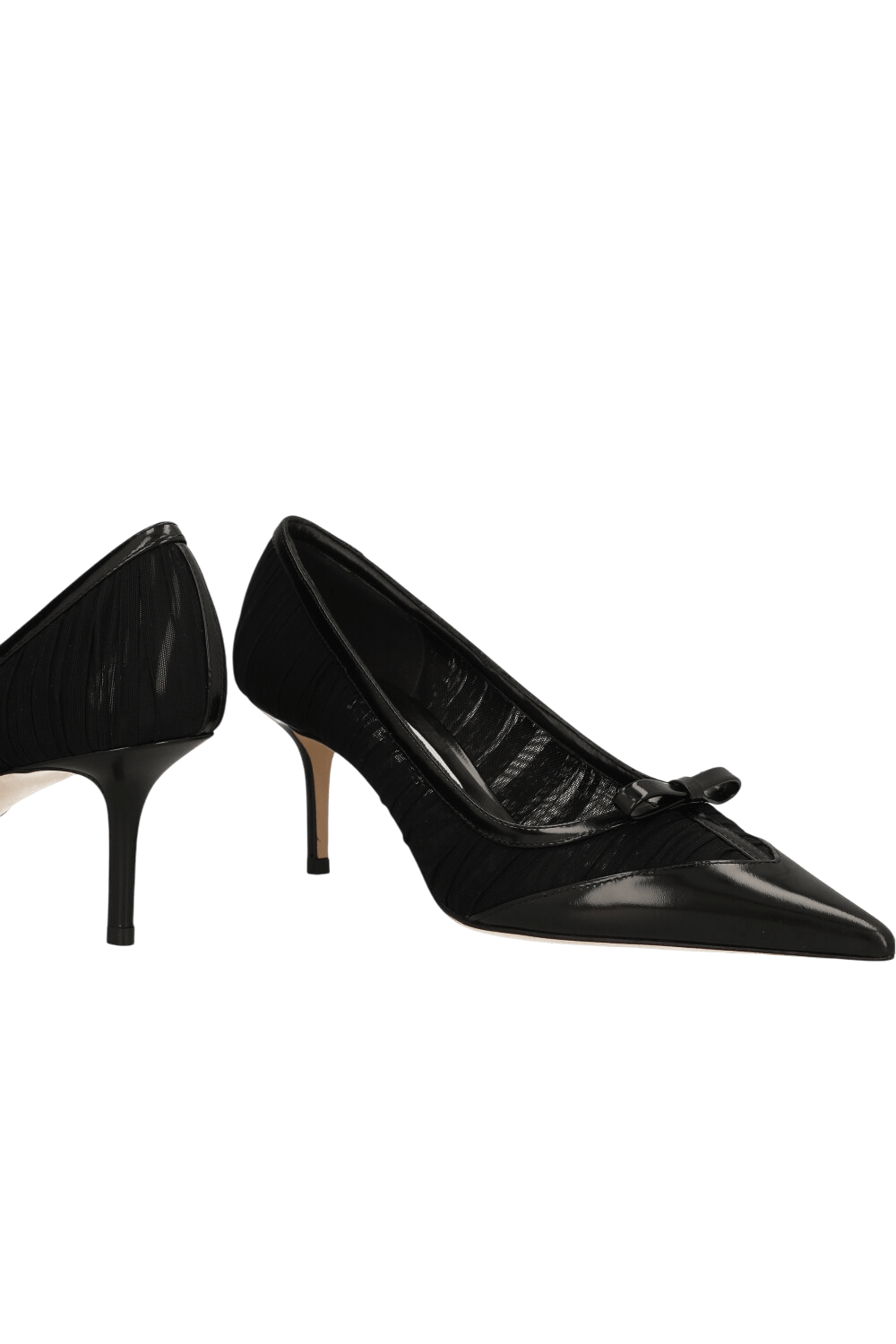 תמונת תקריב של נעלי עקב