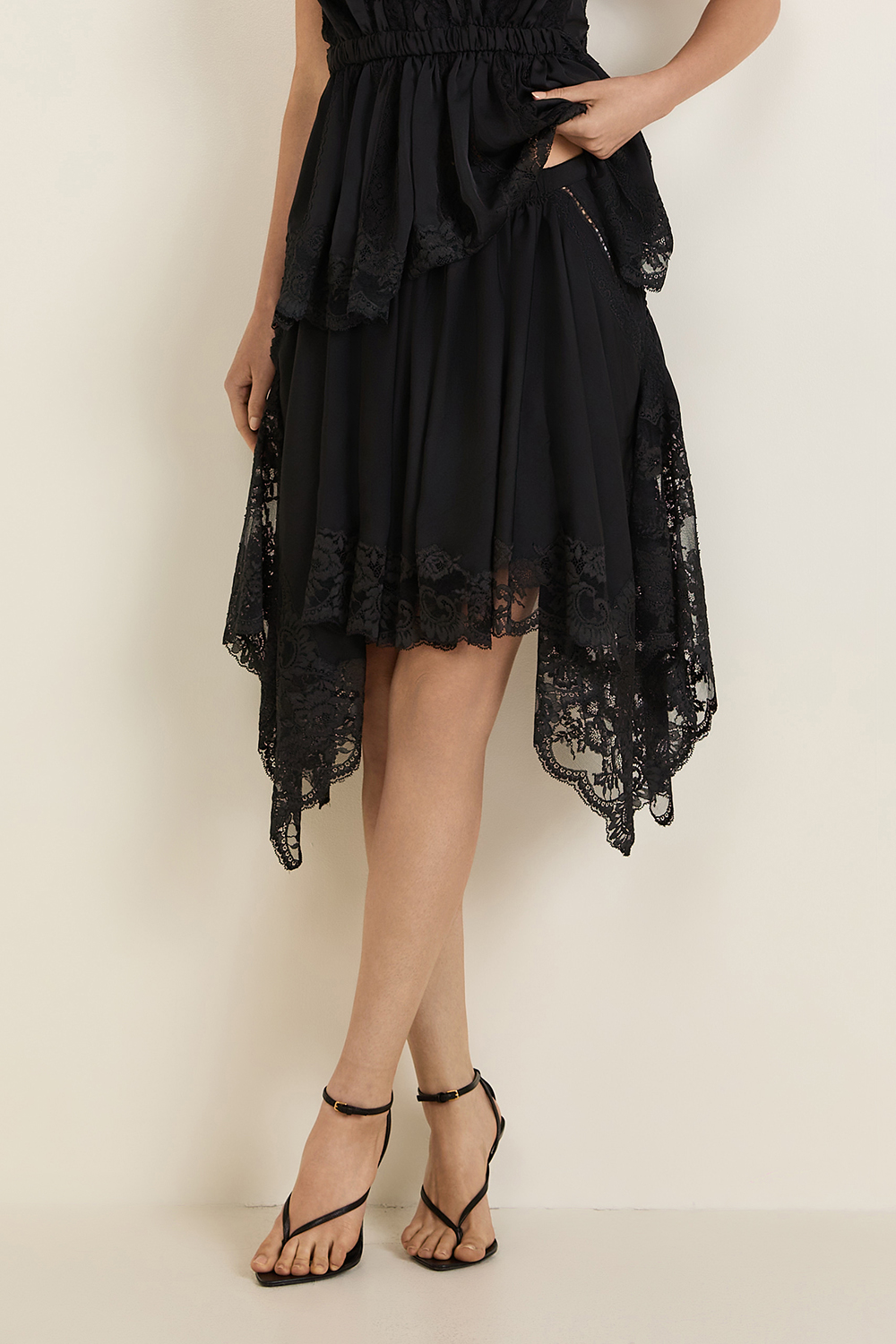 תמונת דוגמן קידמית של חצאית