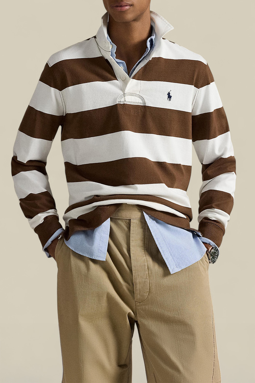 תמונת דוגמן קידמית של חולצת פולו