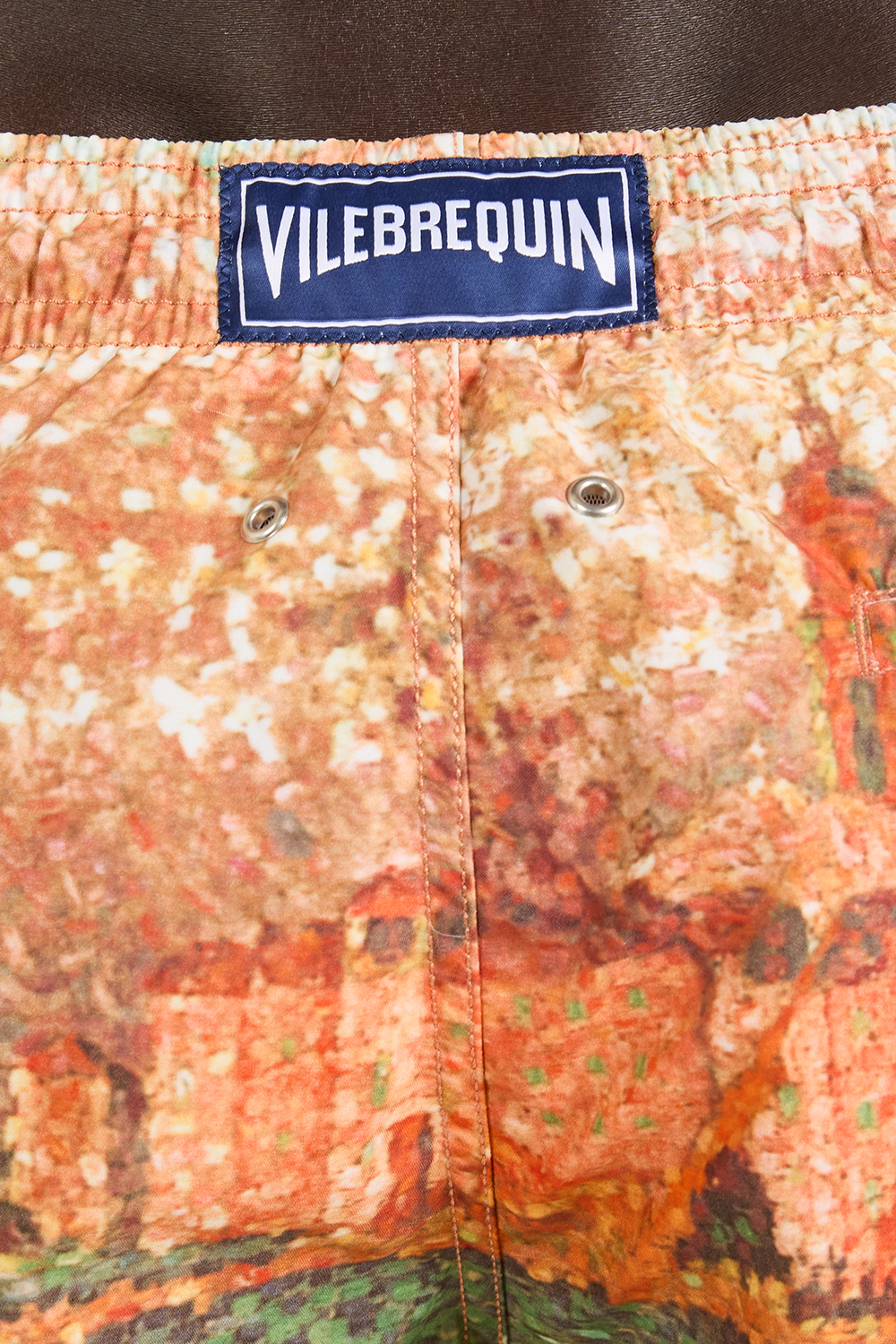 תמונת תקריב דוגמן של מכנסי בגד ים