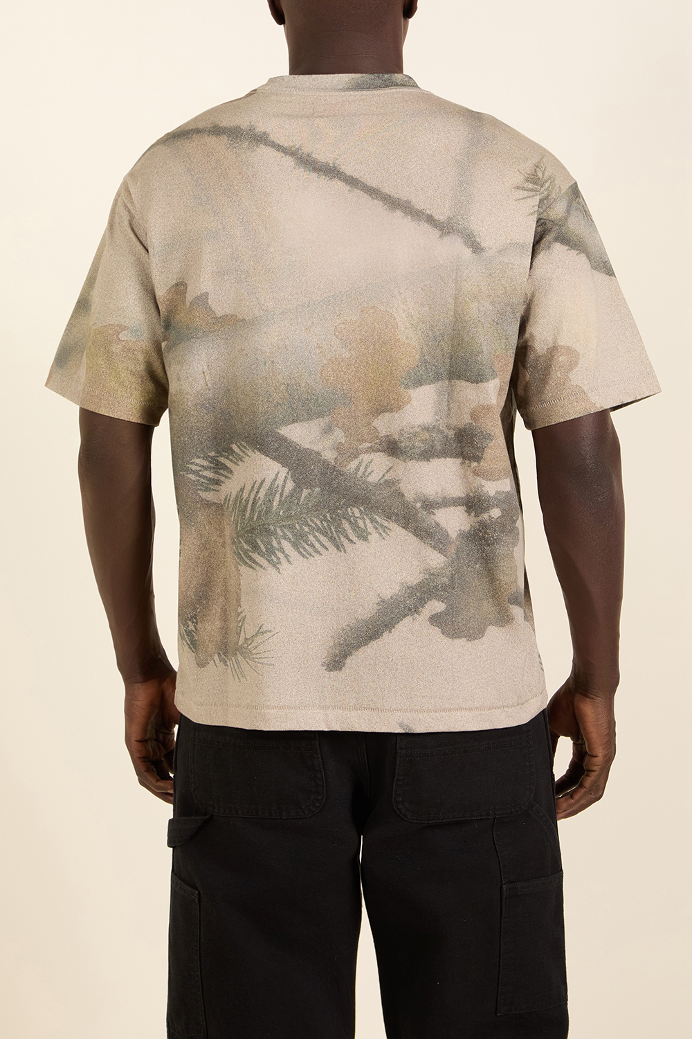 תמונת תקריב דוגמן של חולצת טי