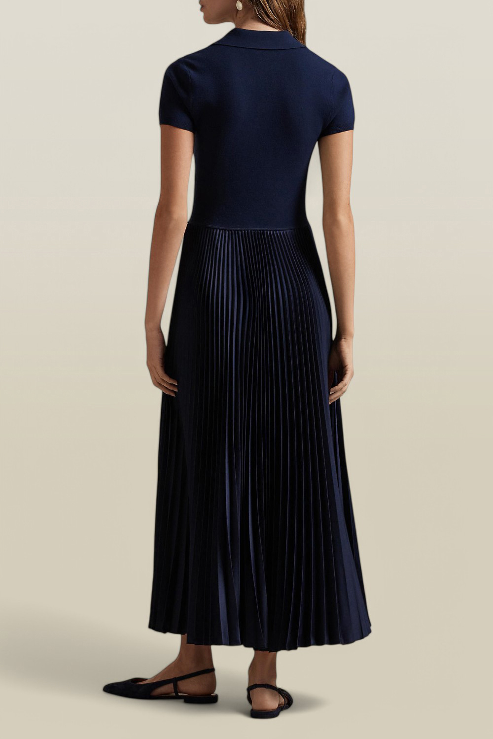 תמונת דוגמן אחורית של שמלת פולו