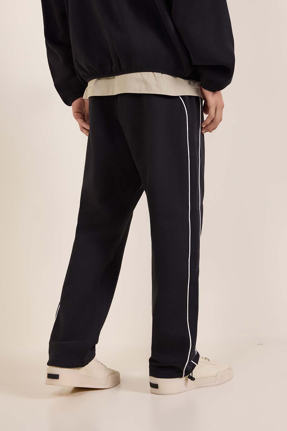 מכנסי טרנינג משוחררים