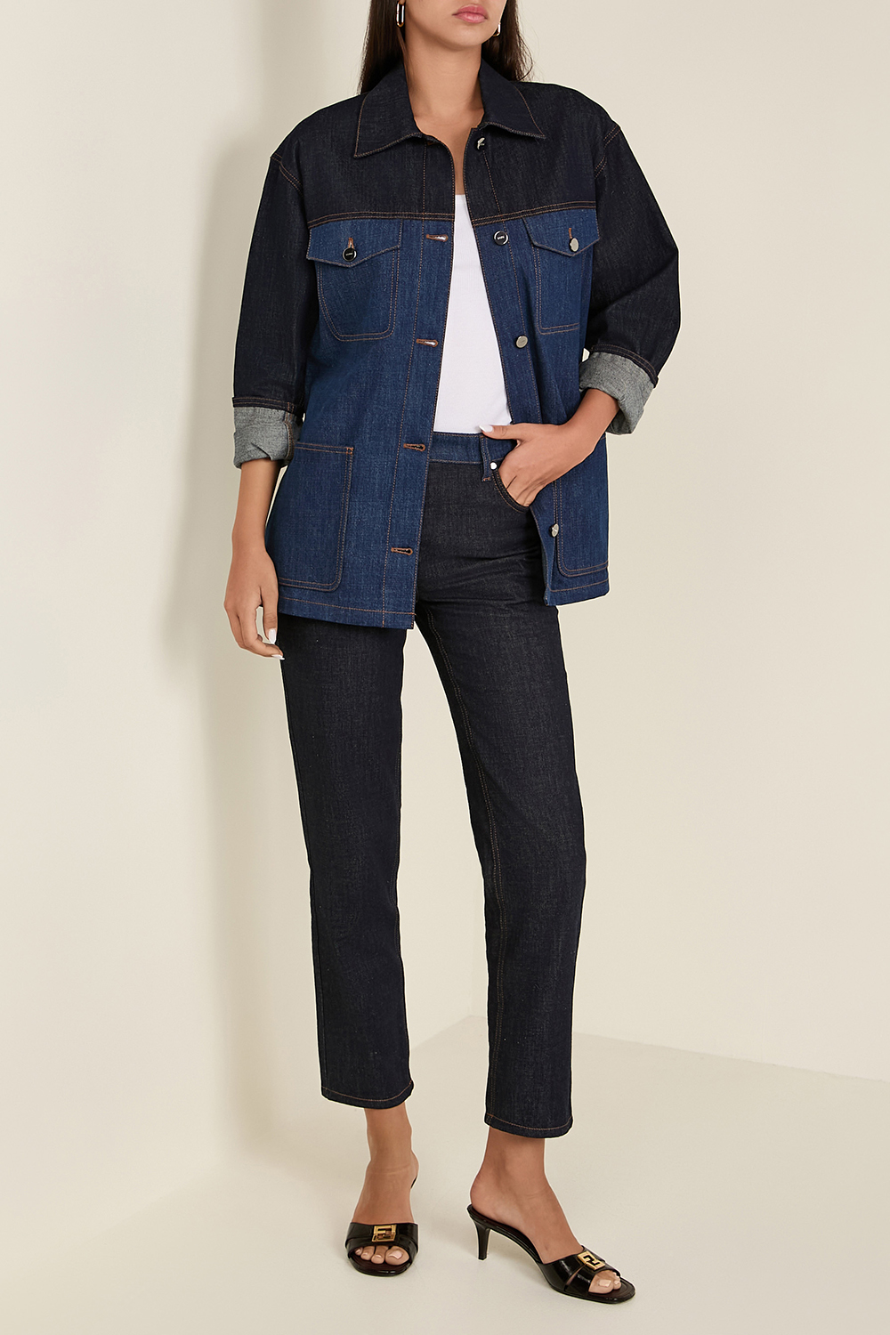 תמונת דוגמן קידמית של סנדלי עקב