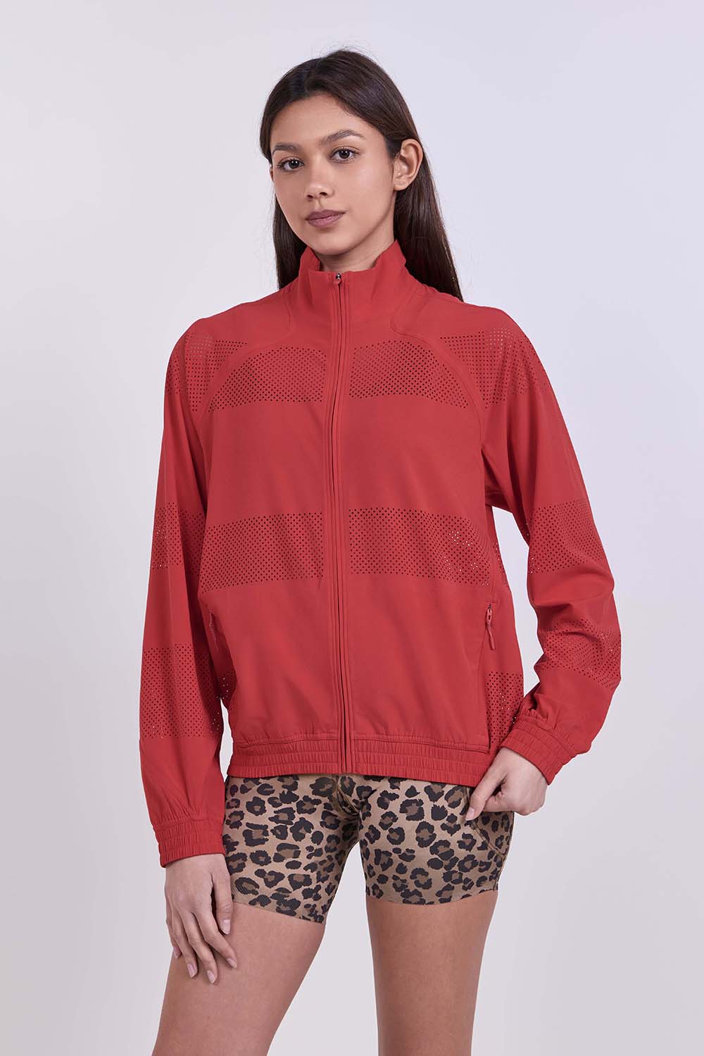 תמונת דוגמן קידמית של Adapted State Track Jacket *Perforated Stripe