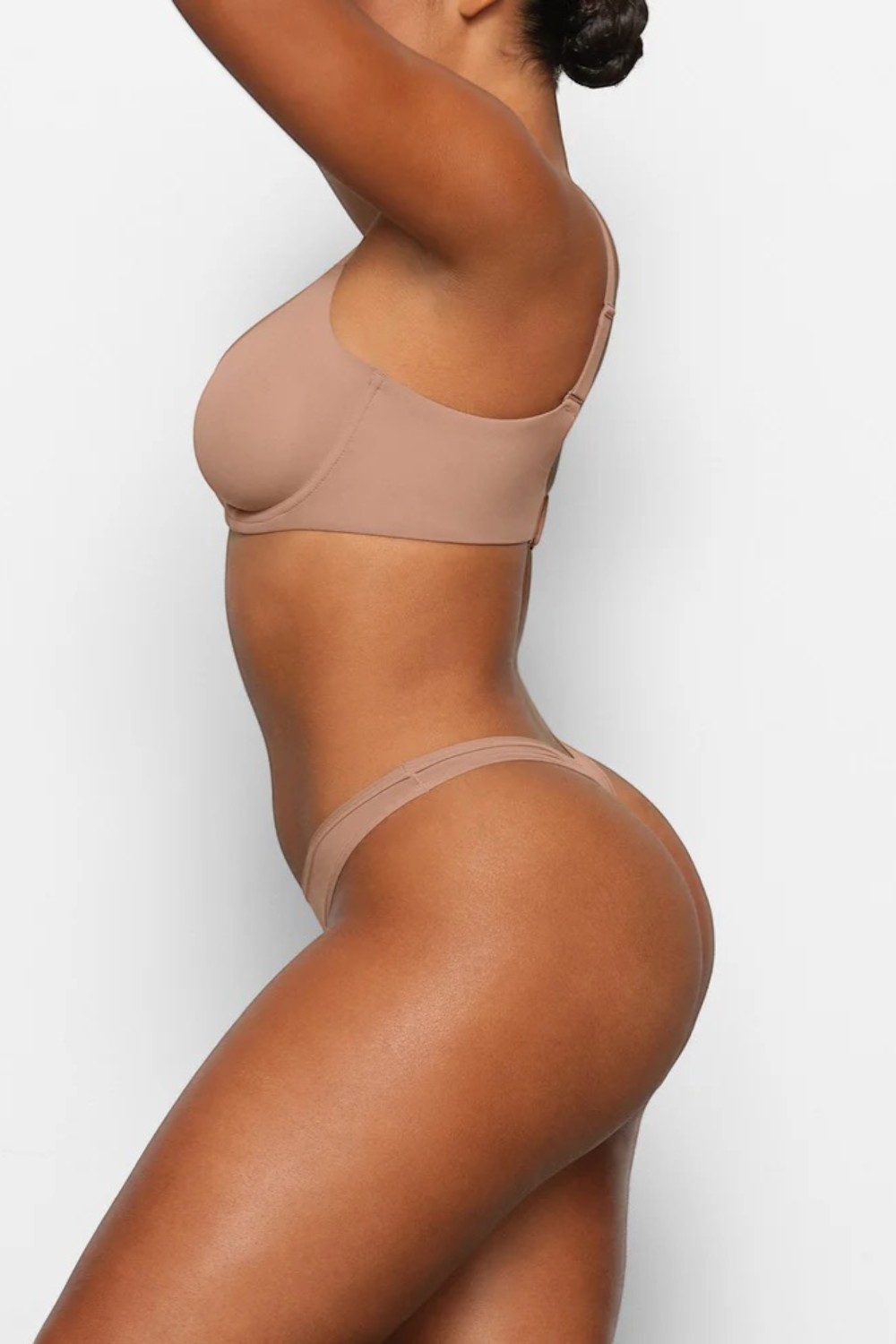 תמונת דוגמן קידמית של UNLINED DEMI BRA