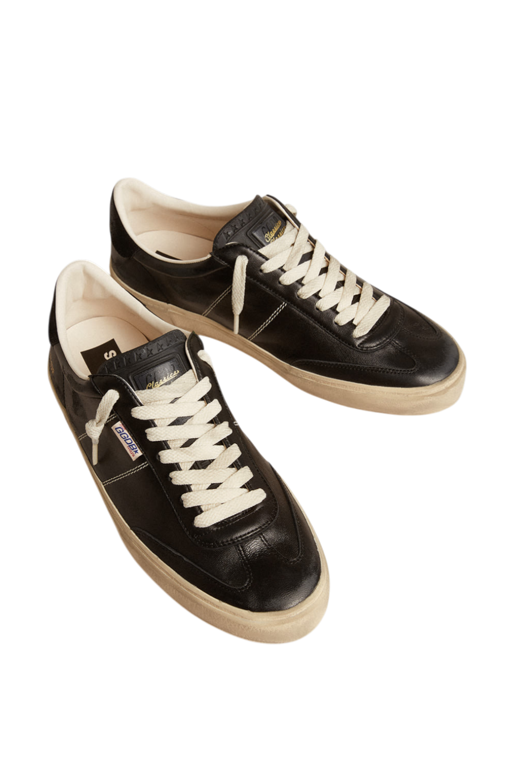 תמונת פנים של נעלי סניקרס סול סטאר