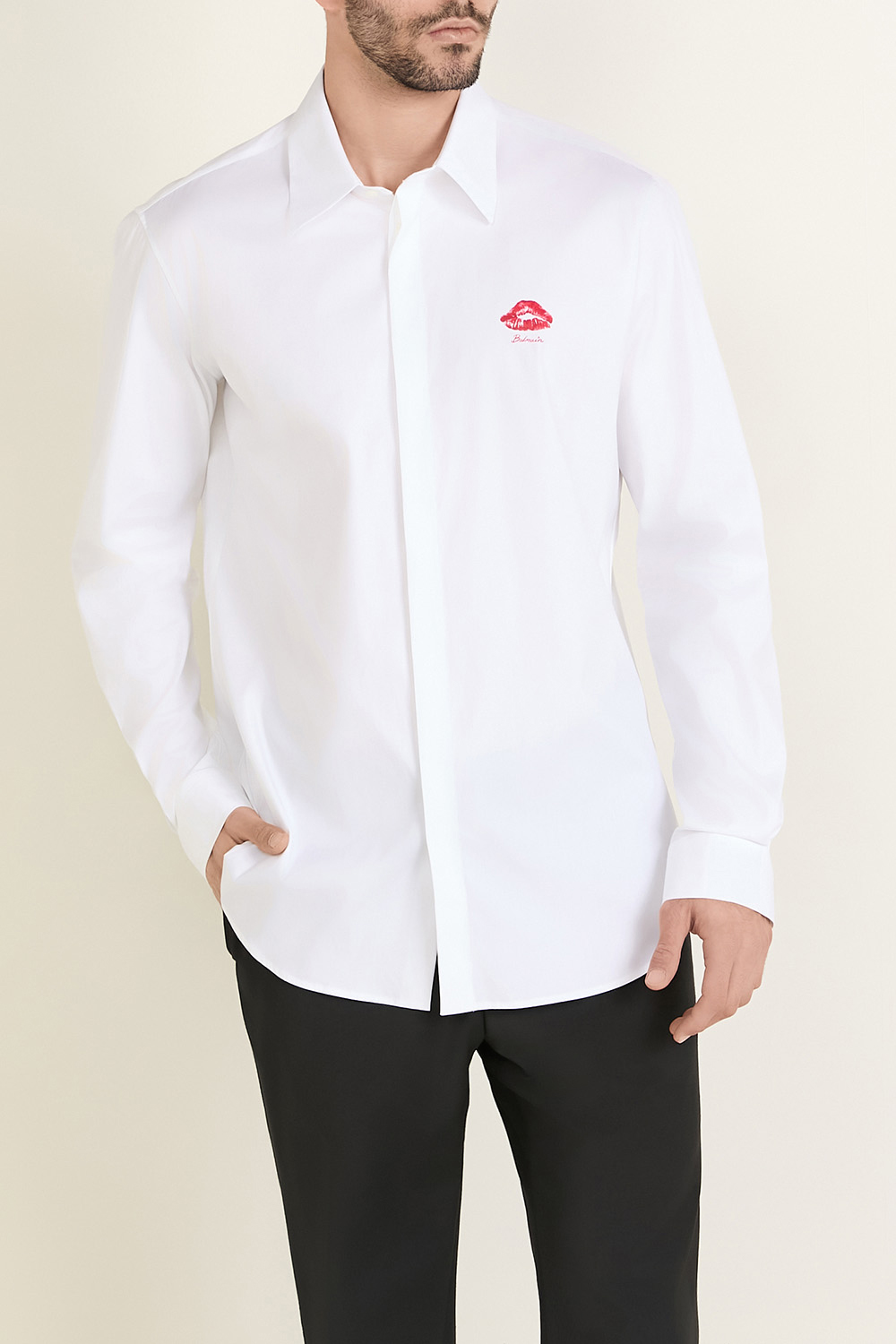 תמונת דוגמן קידמית של חולצת כפתורים קיס