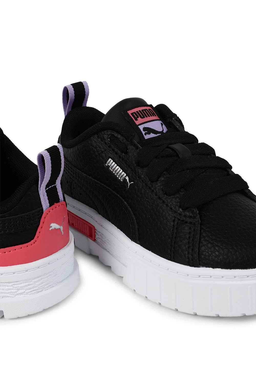 תמונת תקריב של סניקרס מייז - מידות 28-35