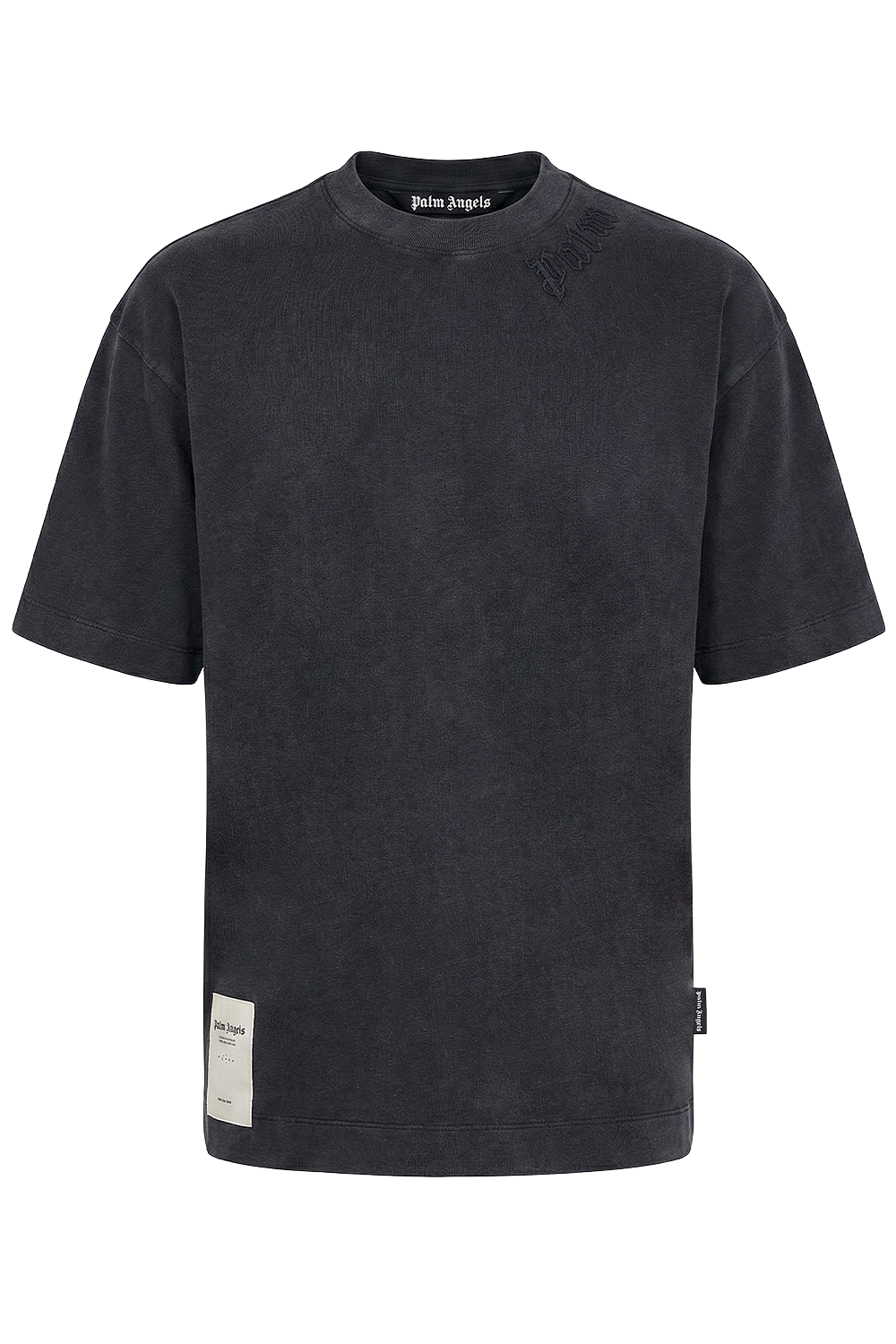 תמונה קידמית של חולצת טי אוברסייז