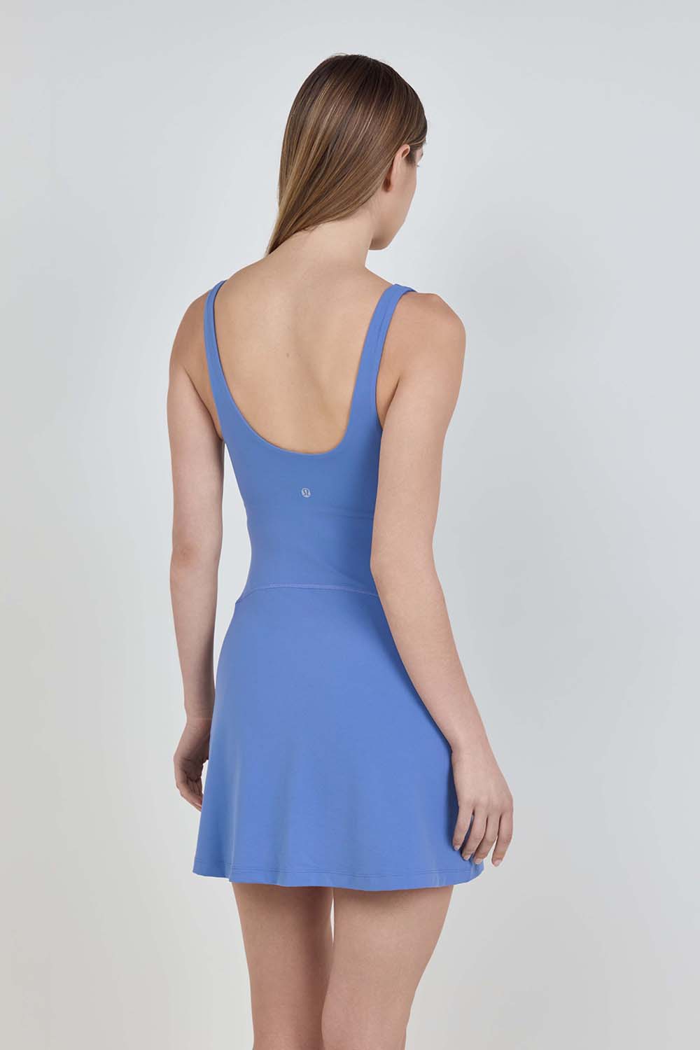 תמונת דוגמן אחורית של Align&trade; Dress Updated Sleek Liner