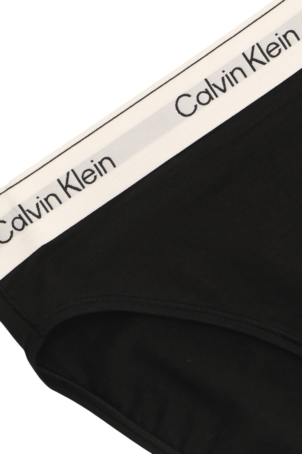 תמונה אחורית של תחתוני בקיני