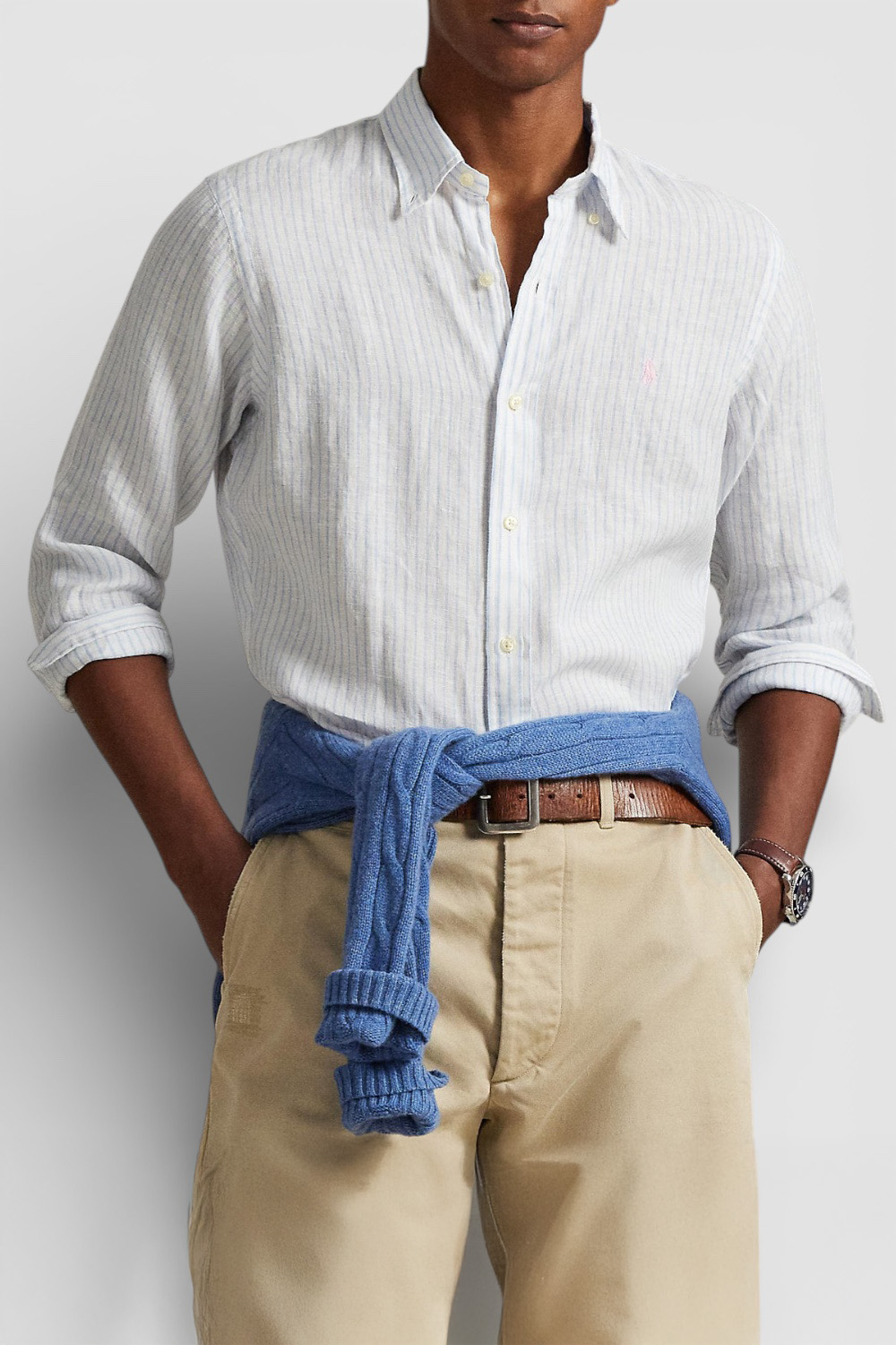 תמונת דוגמן קידמית של חולצה מכופתרת