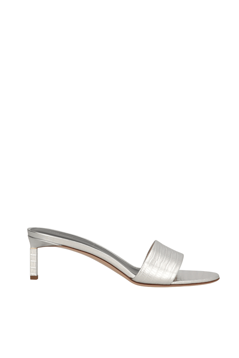 תמונה קידמית של סנדלי מיולס