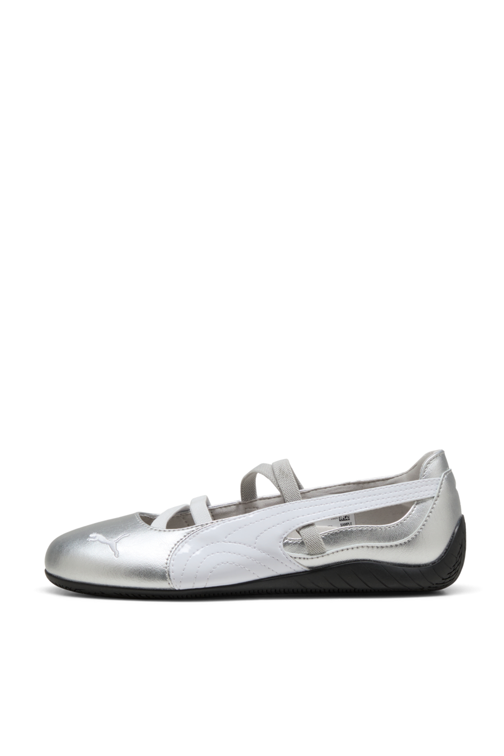 תמונה אחורית של נעלי סניקרס