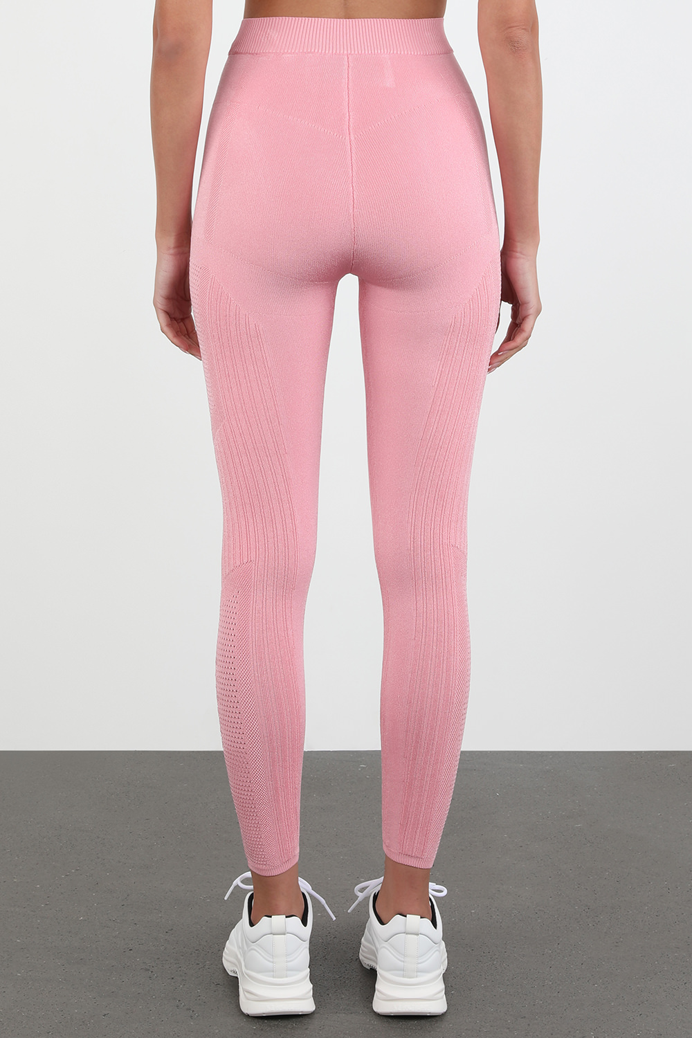 תמונת דוגמן אחורית של Legging in Pink