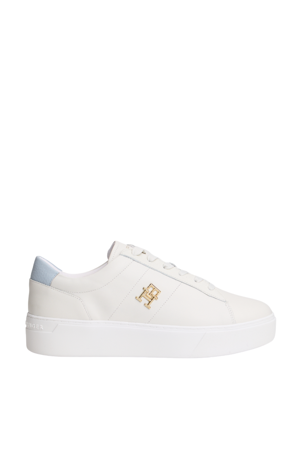 תמונה קידמית של סניקרס