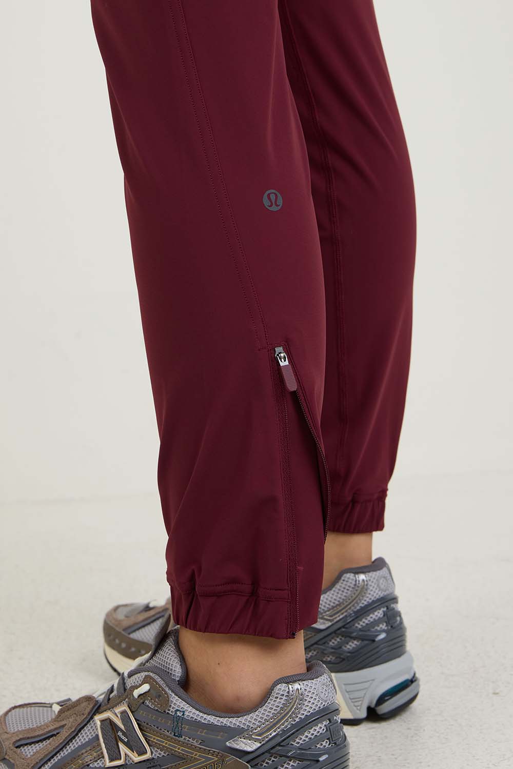 תמונת תקריב דוגמן של ADAPTED STATE HR JOGGER *REGULAR