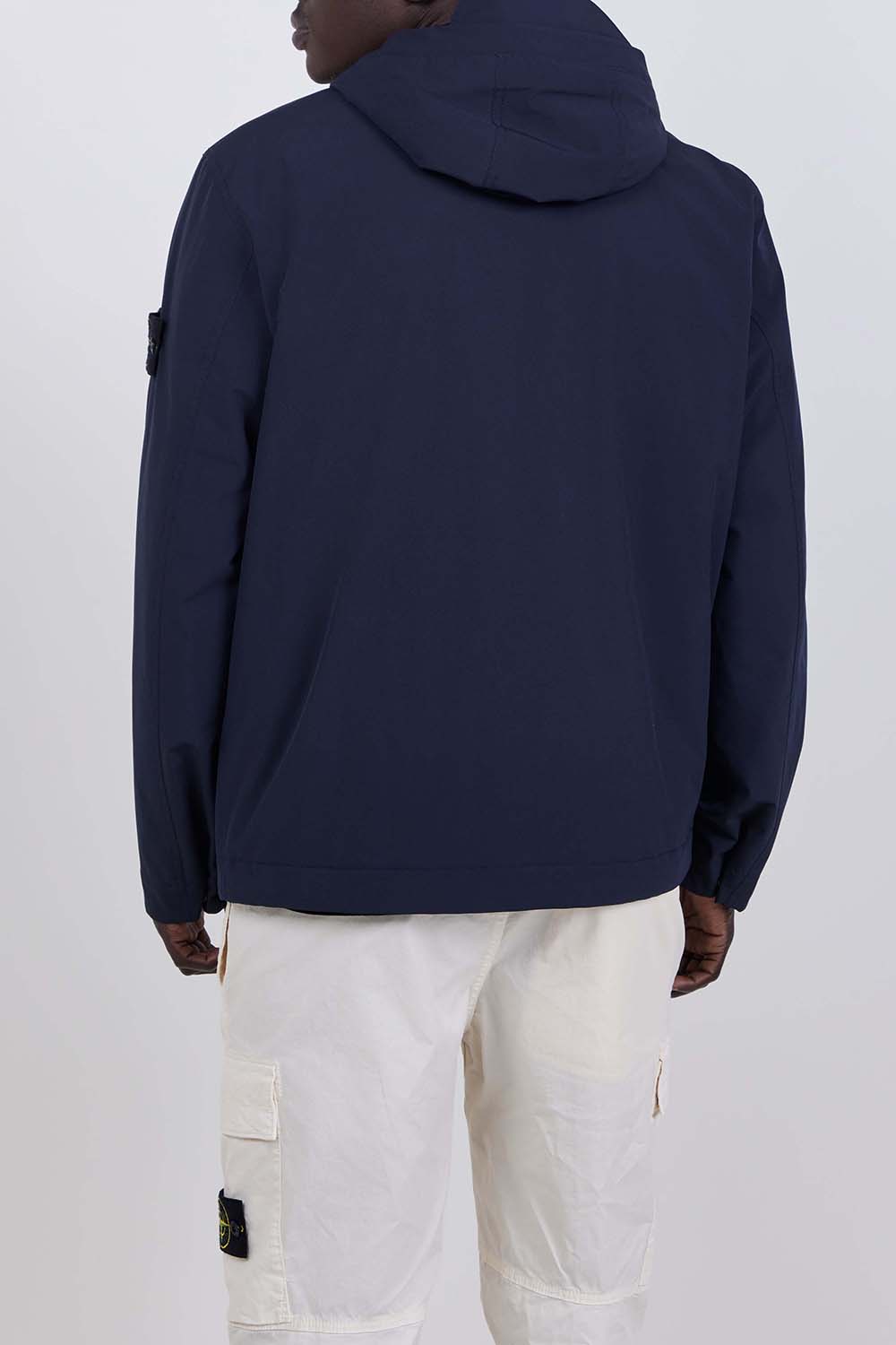 תמונת דוגמן אחורית של ז'קט קפוצ'ון