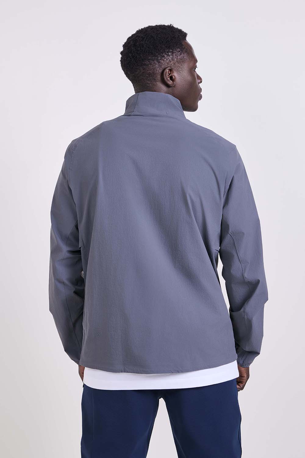 תמונת דוגמן אחורית של Sojourn Windbreaker Jacket