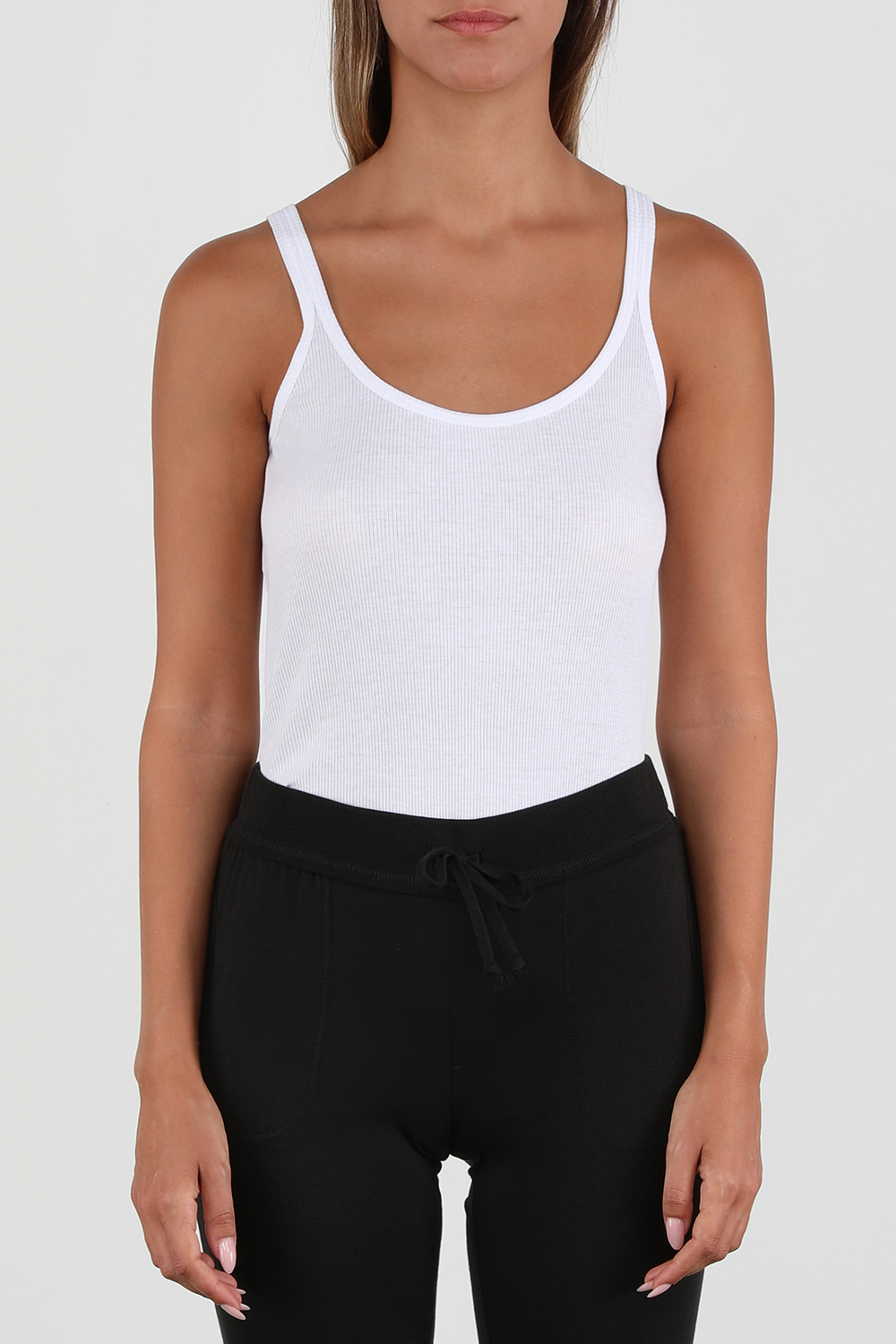 תמונת דוגמן קידמית של גופייה רייזה מכותנה אורגנית