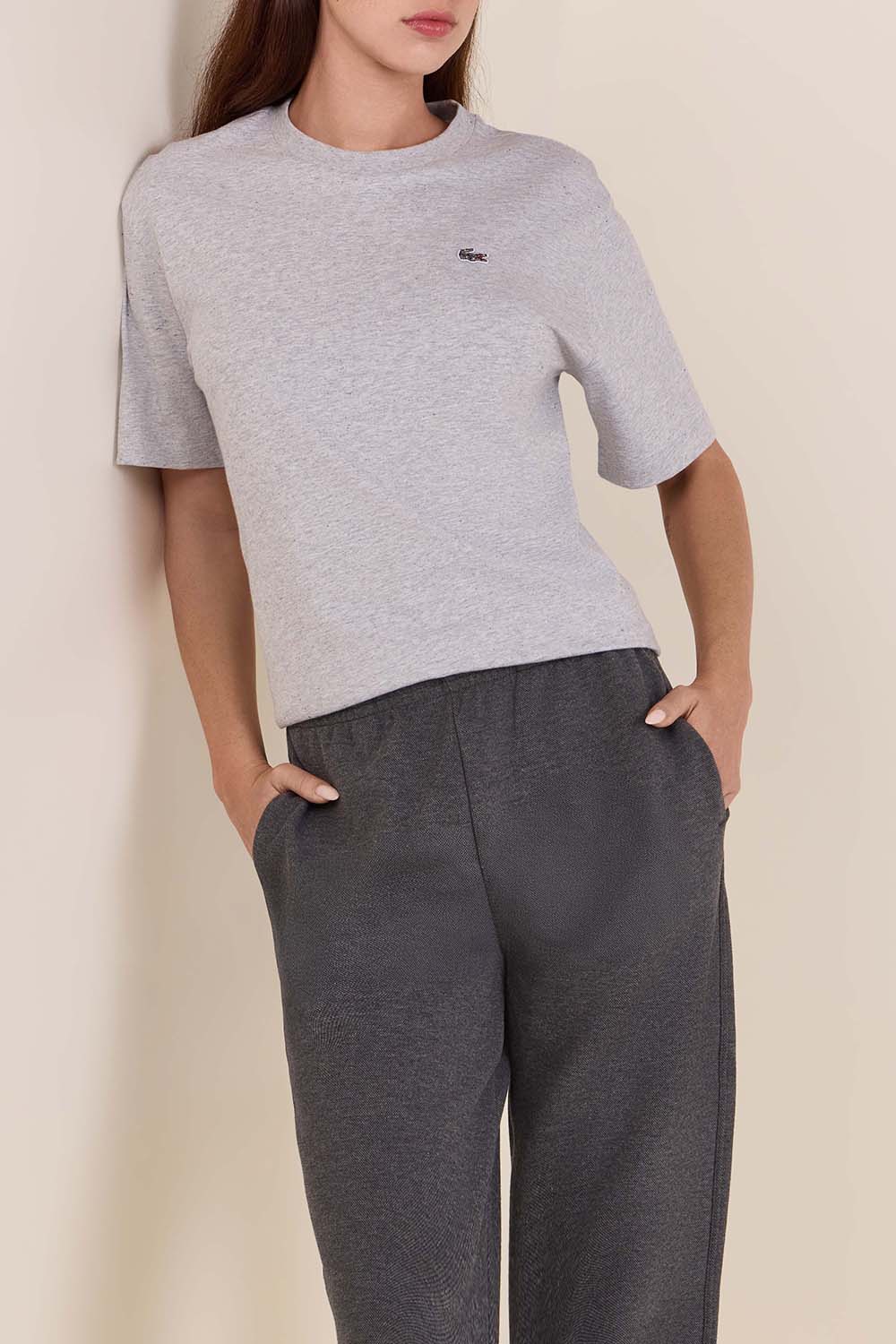 תמונת דוגמן קידמית של חולצת טי