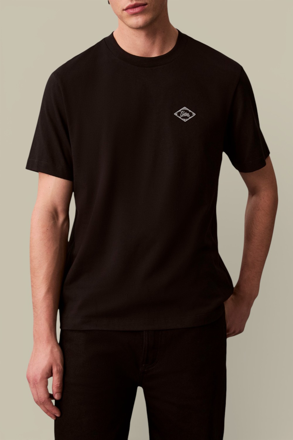 תמונת דוגמן קידמית של חולצת טי