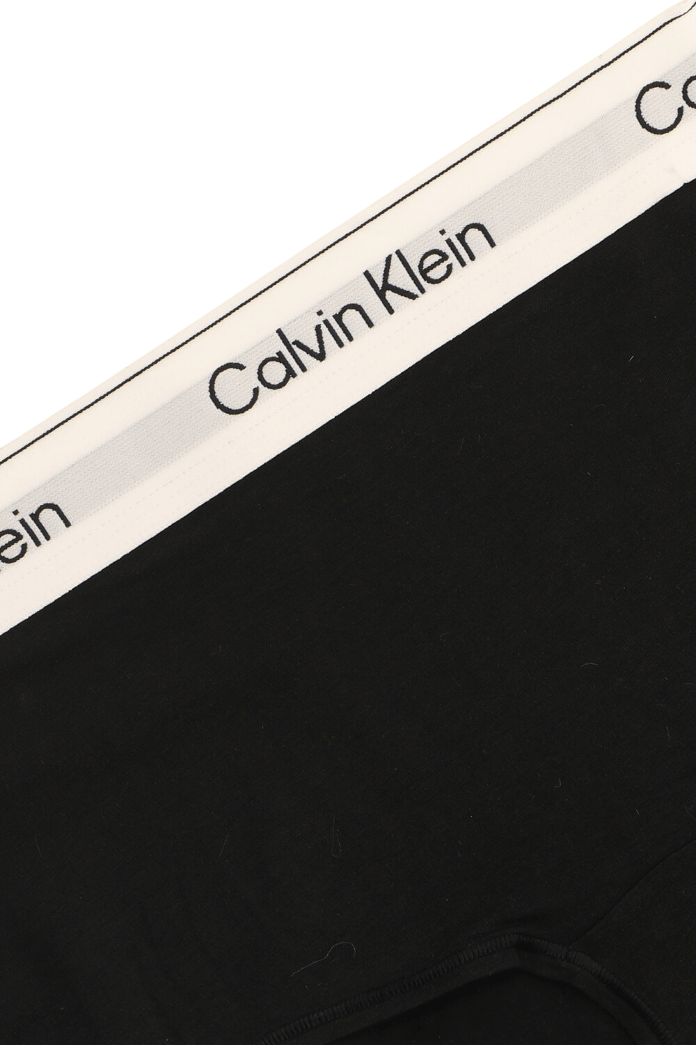 תמונת תקריב של תחתוני בוי-שורט