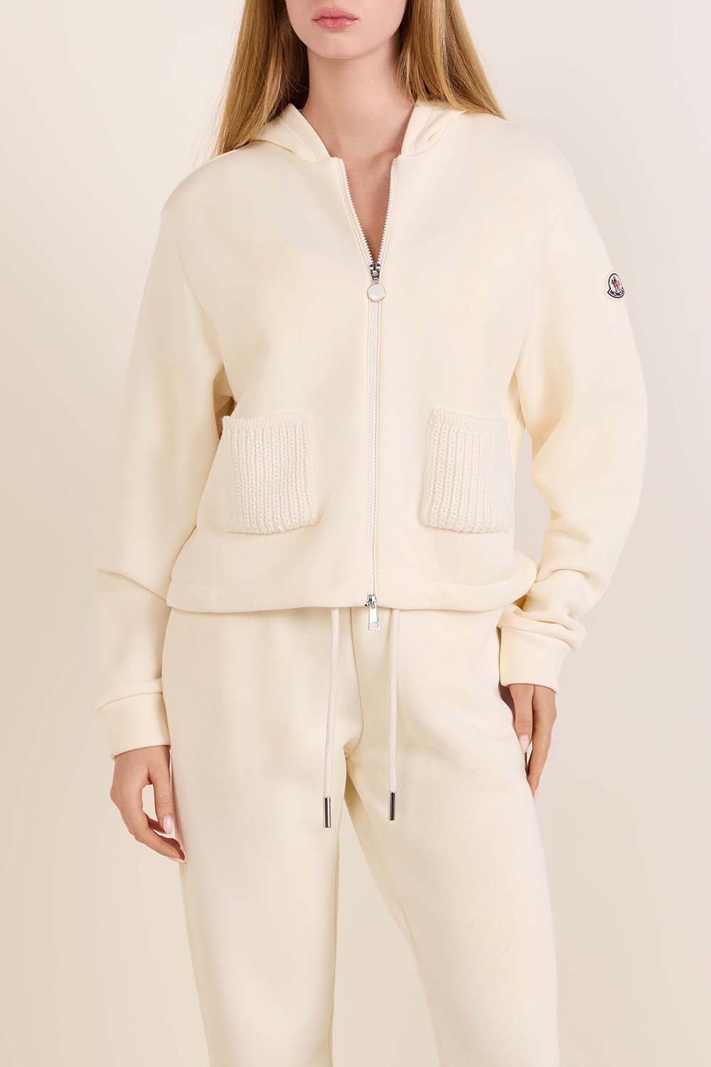 תמונת דוגמן קידמית של קרדיגן קפוצ'ון